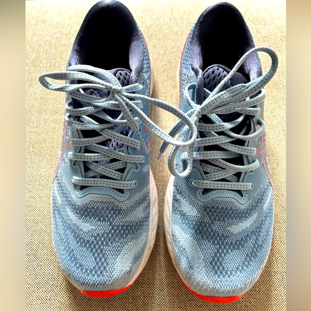 ASICS Size 9 Blue & Coral Women’s Good Condition. No smoking or pets.